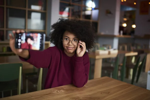 American girl making photo — Stock Photo, Image