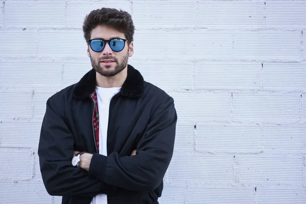 Bearded male model in sunglasses — Stock Photo, Image