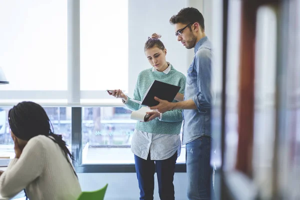 Students team working on important coursework — Stock Photo, Image