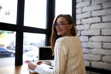 Gelecek hafta çalışma zamanında yapma çekici akıllı İdari İşler Müdürü