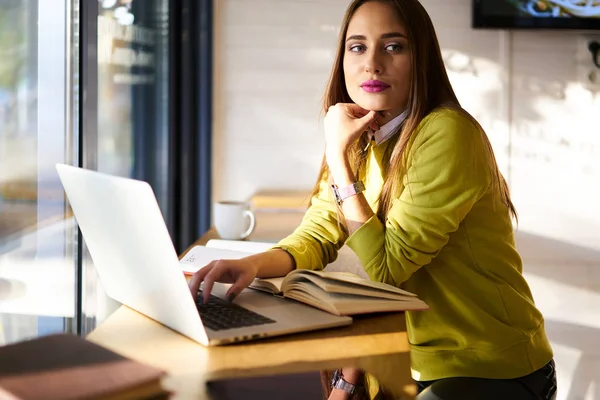 Talented journalist typing message chatting with colleagues via laptop computer — Stock Photo, Image