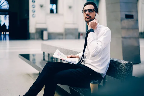 Handsome Experience Marketing Expert Dressed Formal Wear Having Mobile Conversation — Stock Photo, Image