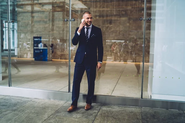 Handsome Male Entrepreneur Having Phone Conversation Banking Service Standing Promotional — Stock Photo, Image