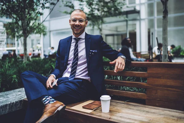 Portrait Smiling Manager Formal Outfit Enjoying Rest Work Break Sitting — Stock Photo, Image