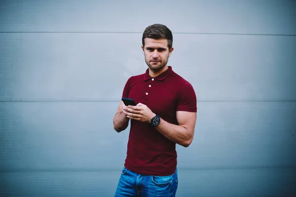 Portrait Handsome Young Man Dressed Casual Outfit Looking Camera While — Stock Photo, Image