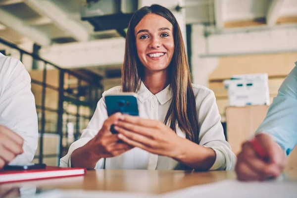 Portrait Cheerful Female Employee Formal Wear Checking Email Smartphone Work — Stock Photo, Image