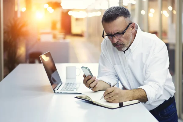 Experto Marketing Profesional Información Escritura Óptica Con Estilo Bloc Notas — Foto de Stock