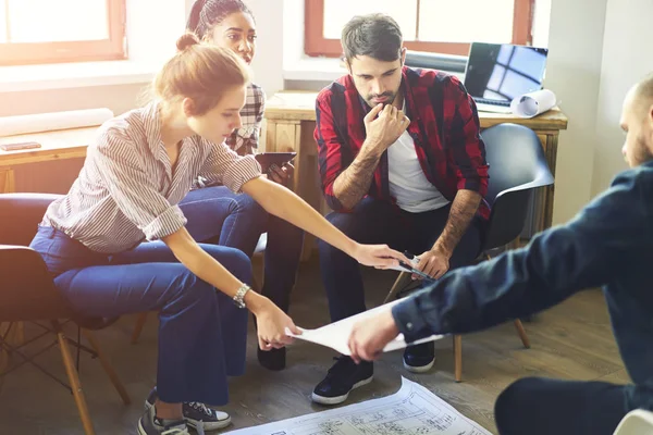 Diversity Team Creative Designers Collaborating New Graphic Sitting Studio Interior — Stock Photo, Image