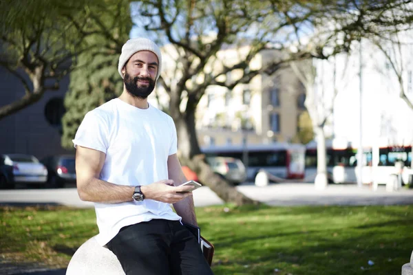 Portrait Smiling Male Hipster Resting Outdoors Using Smartphone Communicating Social — Stock Photo, Image