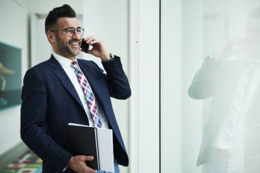 Moda resmi kıyafet duygu mutlu kutlama başarılı başlangıç projesi telefon konuşma ayakta için reklam kopya alanı yakınındaki via tamamlama hakkında getting neşeli olgunlaştı Yöneticisi