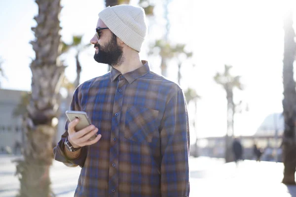 Handsome Bearded Male Tourist Strolling Sitty Touch Searching Right Direction — Stock Photo, Image