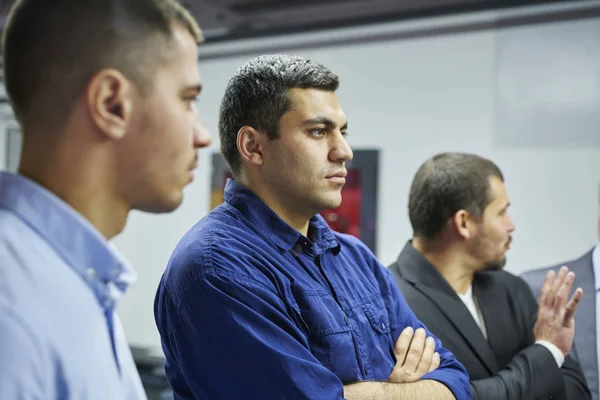 Gerente Masculino Maduro Capacitado Vestido Con Ropa Formal Haciendo Capacitación — Foto de Stock