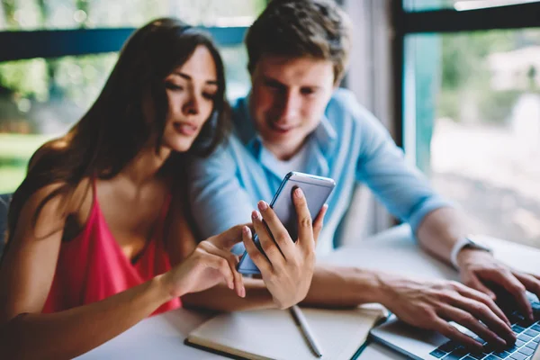 Selective Focus Modern Smartphone Hand Young Woman Showing Her Boyfriend — Stock Photo, Image