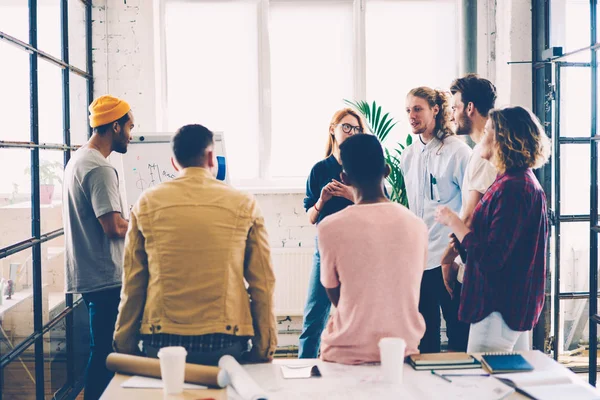 Diversity Group Young Skilled Designers Dressed Casual Outfit Discussing Working — Stock Photo, Image