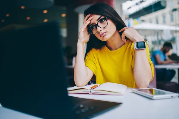 Tired Skilled Student Optical Eyeglasses Better Vision Watching Training Webinar — Stock Photo, Image