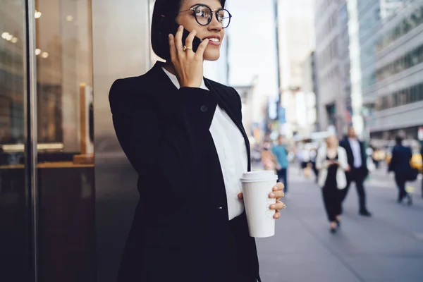 Immagine Ritagliata Prospero Avvocato Professionista Occhiali Che Risponde Alla Telefonata — Foto Stock