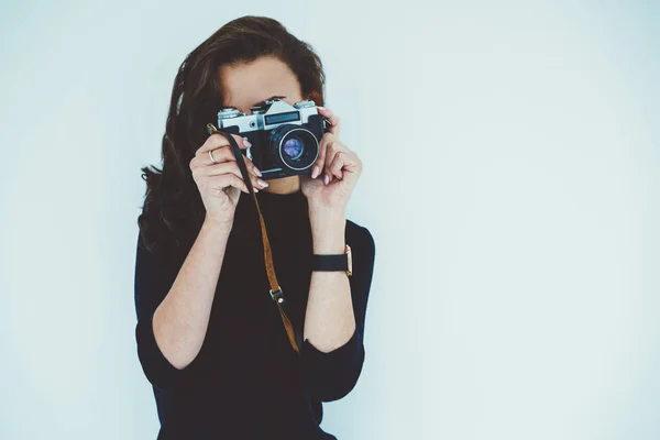 Professional Female Photographer Making Photos Vintage Camera Standing White Promotional — Stock Photo, Image