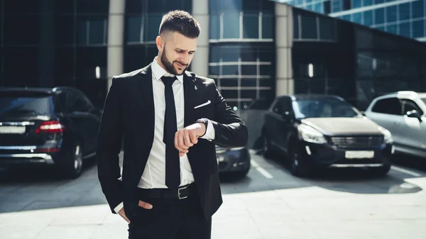 Puzzled Businessman Checking Time While Standing Skyscraper Street Megalopolis Male — Stock Photo, Image