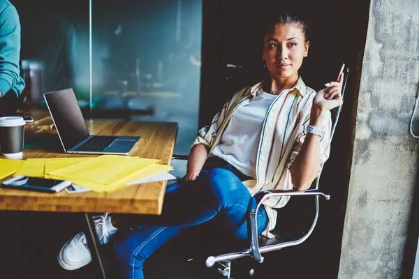 Pensive Female Blogger Contemplate Idea New Publication Profile Sitting Working — Stock Photo, Image