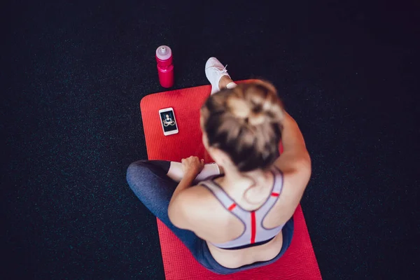 Top Weergave Van Actieve Hipster Meisje Rusten Harde Training Pilates — Stockfoto