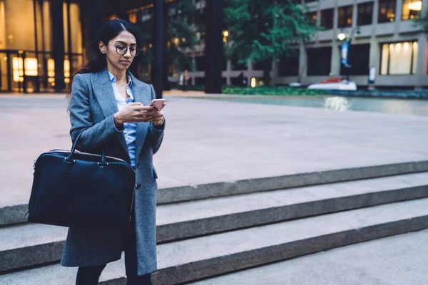 Young Attractive Business Woman Gray Coat Browsing Mobile Phone While — Stock Photo, Image