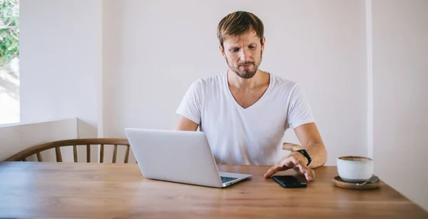 Experienced Male Professional Working Remotely Modern Technology Spending Time Update — Stock Photo, Image