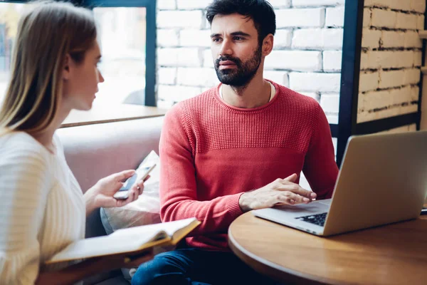 Caucasian Skilled Male Female Freelancers Collaborating Startup Project Using Laptop – stockfoto