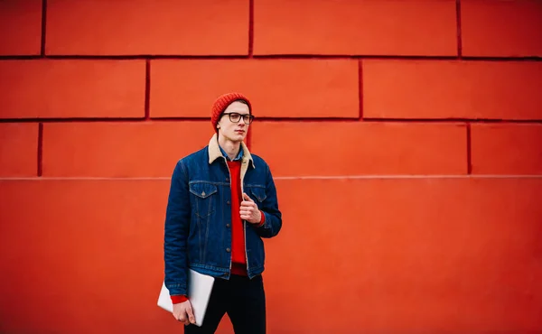 Young Handsome Male Casual Clothes Glasses Carrying Laptop While Standing — Stock Photo, Image