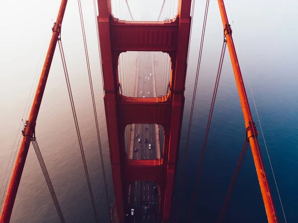 Vista Aérea Del Puente Golden Gate Visibilidad Nebulosa Durante Noche — Foto de Stock