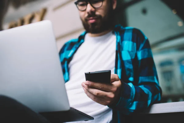 Joven Asiático Millennial Hipster Chico Gafas Para Protección Visión Usando —  Fotos de Stock