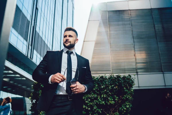 Low Angle Confident Boss Dark Suit Carrying Sunglasses Smartphone Looking — Stock Photo, Image