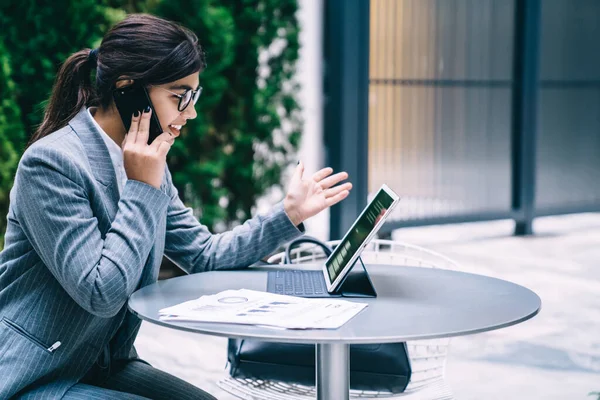 Side View Happy Cheerful Trader Calling Business Partner Sharing Emotions — Stockfoto