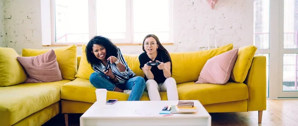 African American Teenager Pushing Buttons Gamepad Effort While Playing Video — Stock Photo, Image