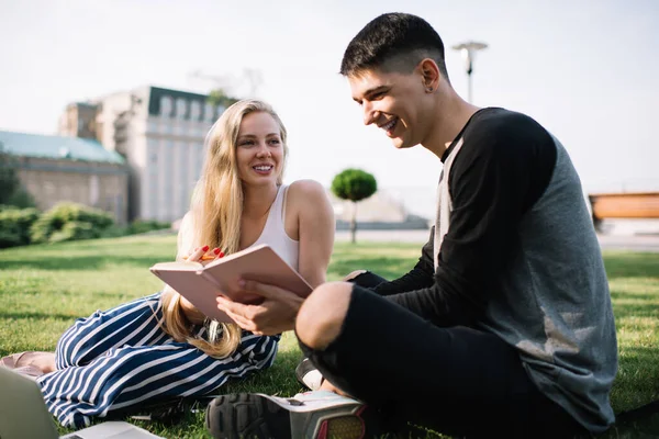 Smiling Outgoing Optimistic Students Resting Book Grass City Park Speaking — Stock Photo, Image