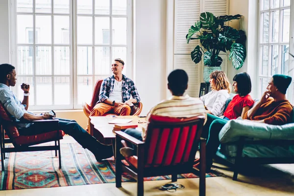 Group Cheerful Multiethnic People Sitting Table Smiling Friends Meeting Spacious — Stock Photo, Image