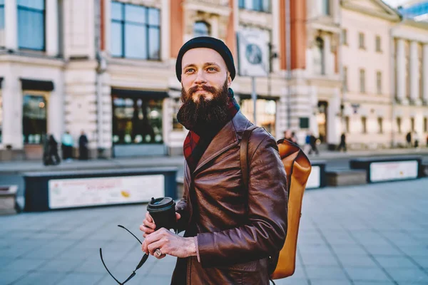 Travelling Bearded Male Removing Sunglasses Dressed Brown Leather Coat Yellow — Stock Photo, Image