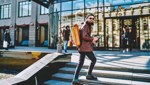 Young Stylish Bearded Man Sunglasses Wearing Autumn Clothes Walking Stair — Stock Photo, Image