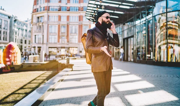 Young Bearded Hipster Male Sunglasses Dressed Fashionable Autumn Clothes Talking — Stock Photo, Image