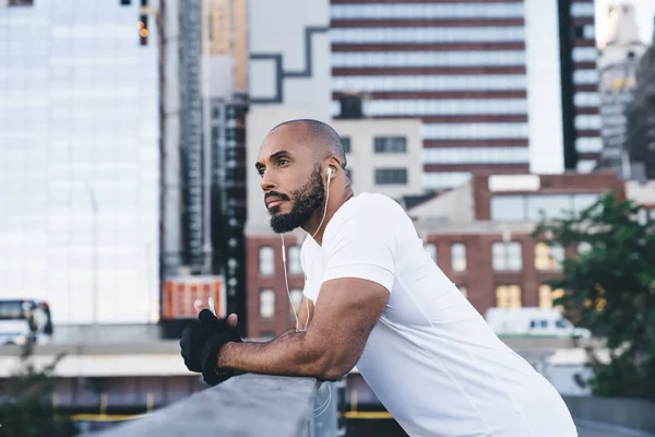 Side View Thoughtful Bald Bearded African American Athlete Sportswear Looking — Stock Photo, Image