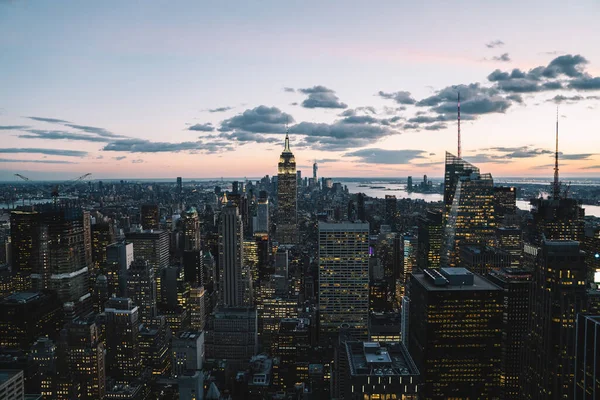 Luftaufnahme Von Wolkenkratzern Und Türmen Der Skyline Von Midtown Manhattan — Stockfoto