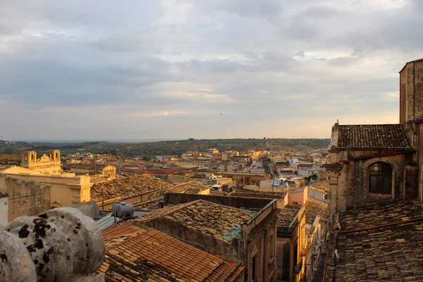 Catania şehrinin güzel manzarası