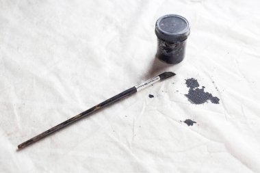 sanatçı fırçası ve boya için siyah beyaz set