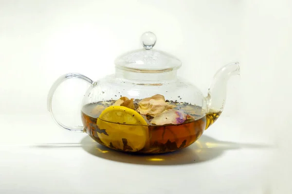 Горячий Чай Лепестками Роз Лимоном Чайнике — стоковое фото