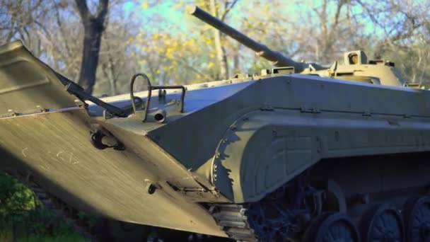 Ukrainian ussr tank monument in military sunny park old ussr artillery, red army — Stock Video