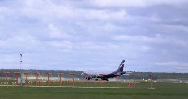 RIGA LATVIA - OCTOBER 8: Aeroflot plane takes off from airport in Riga, October 8, 2016 in Riga — Stock Video