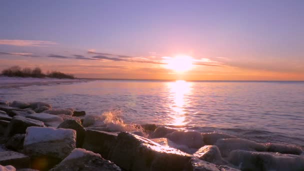 Pôr do sol no Golfo do Mar Báltico, Riga, Letónia — Vídeo de Stock