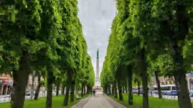 Özgürlük Anıtı Letonya hyperlapse