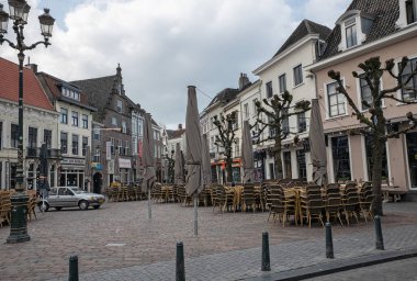 BREDA - 16 Mart 2020 'de Breda, Hollanda' da Coronavirus salgını nedeniyle boş sokağa bakıldı. İnsanlara evlerinde kalmaları ve sadece gerektiğinde dışarı çıkmaları tavsiye edilir.. 