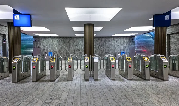BREDA - 27 Mart 2020 'de Breda, Hollanda' daki boş tren istasyonu manzarası. Coronavirus salgını birçok boş halka açık alana yol açtı. İnsanlar temas kurmamak için evde kalırlar.. 
