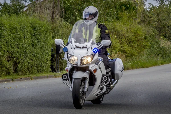 Thorsager, Danimarka - 22 Ağustos 2012: Motosikletli polis memuru.
